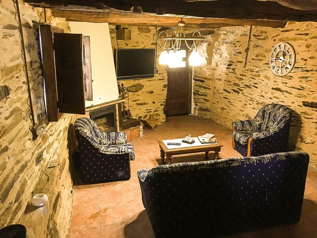 Casa Rural Bierzo Encantado Valle de Finolledo 外观 照片