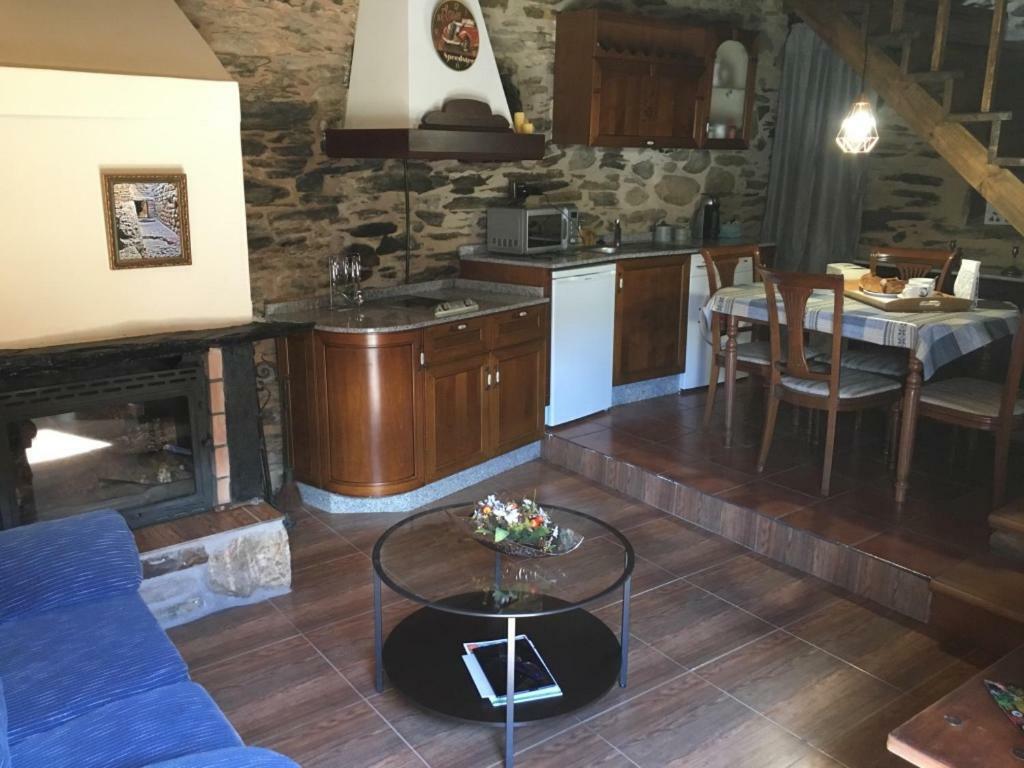 Casa Rural Bierzo Encantado Valle de Finolledo 外观 照片